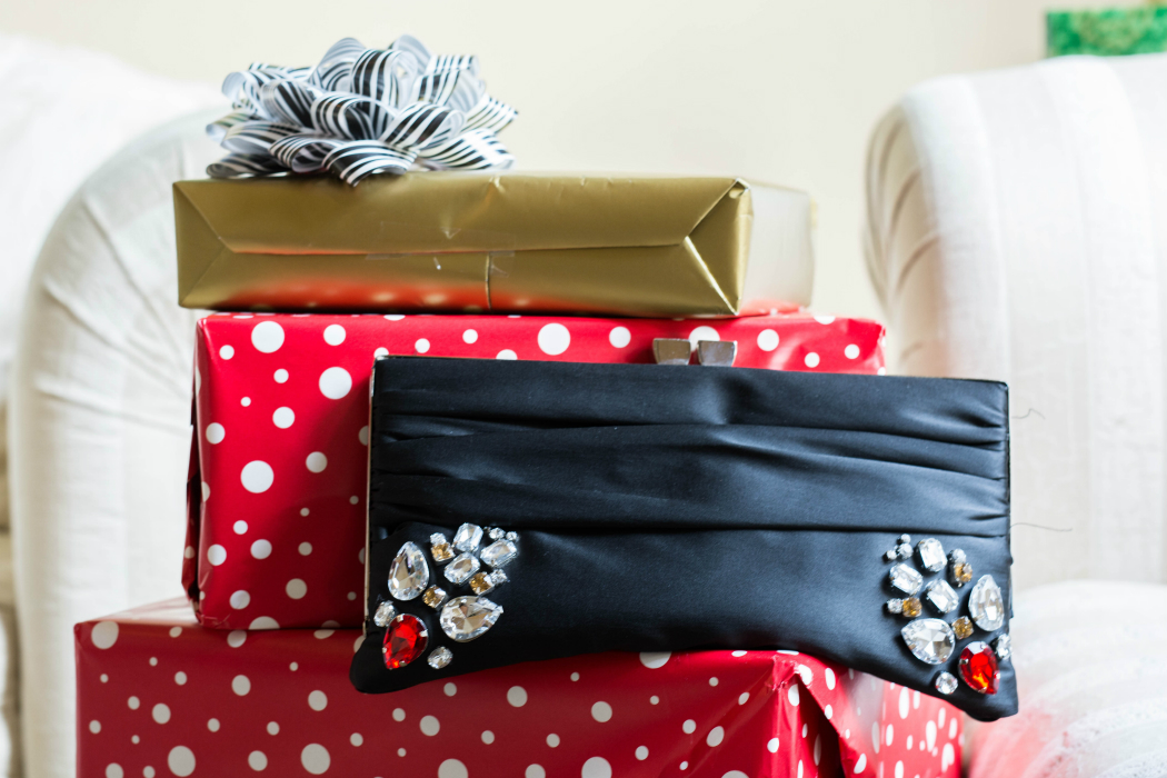 DIY Holiday Clutch