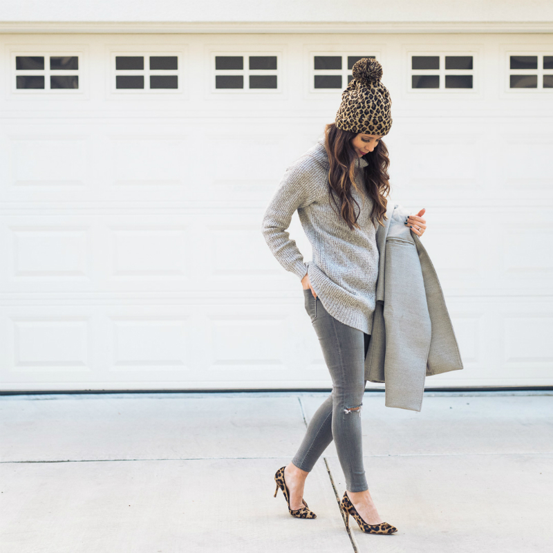 Grey outfit and leopard (12)