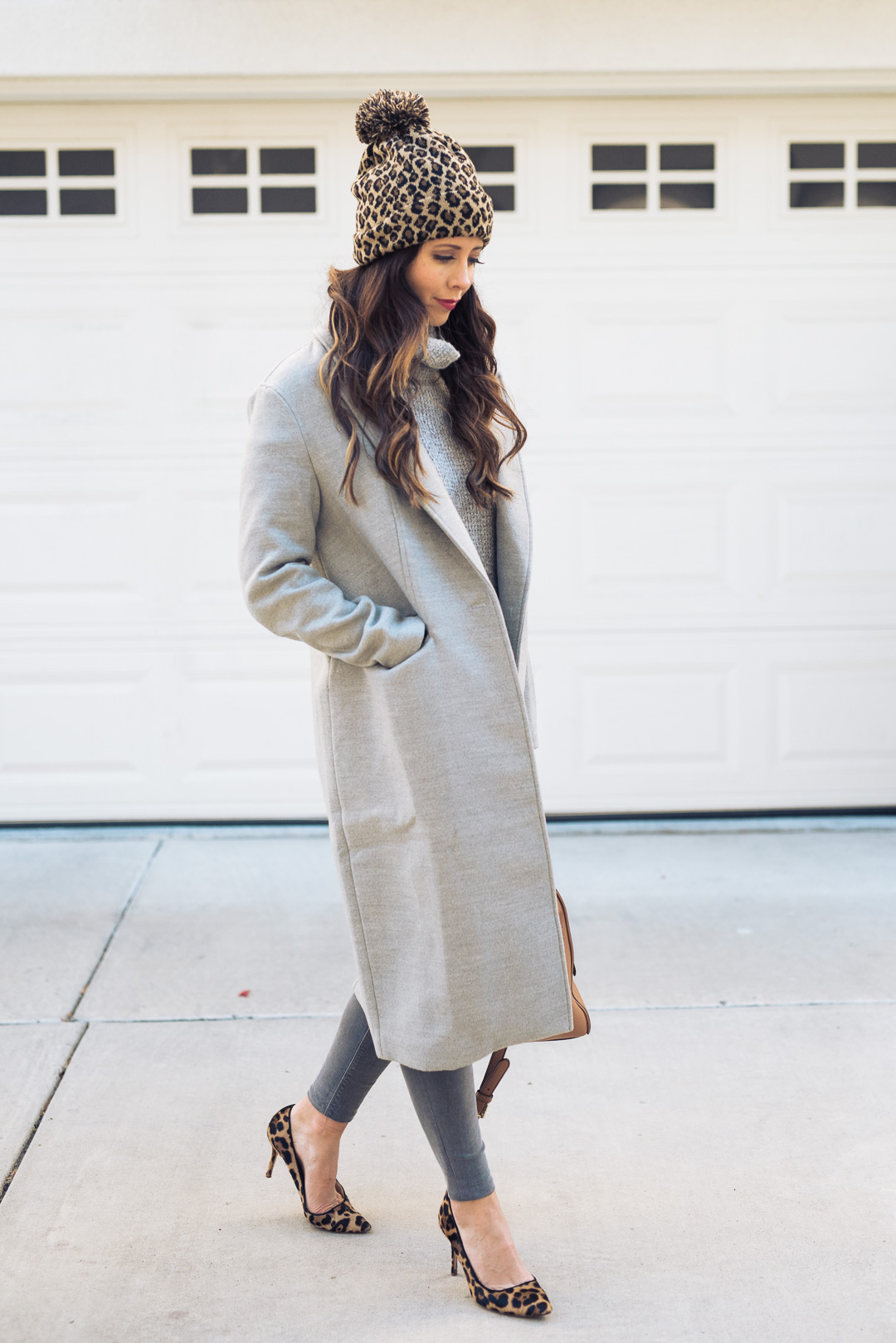 Grey outfit and leopard (3)