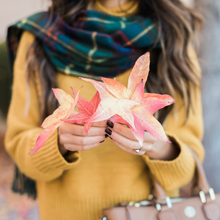 scarf and yellow sweater (32)