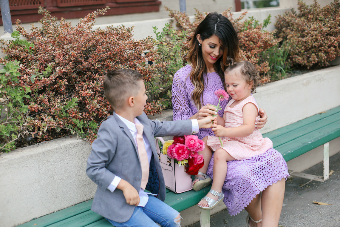 Mom and Kids Photography | The Girl in the Yellow Dress