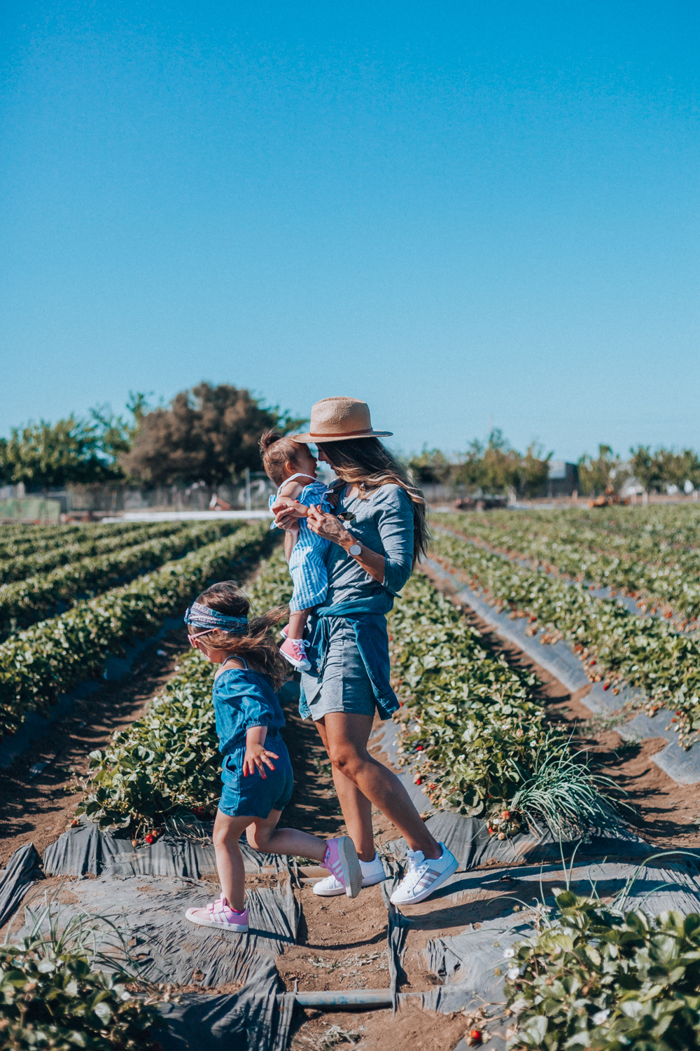 7 Super Fun Summer Activities to Do With Kids by popular San Francisco lifestyle blogger The Girl in The Yellow Dress