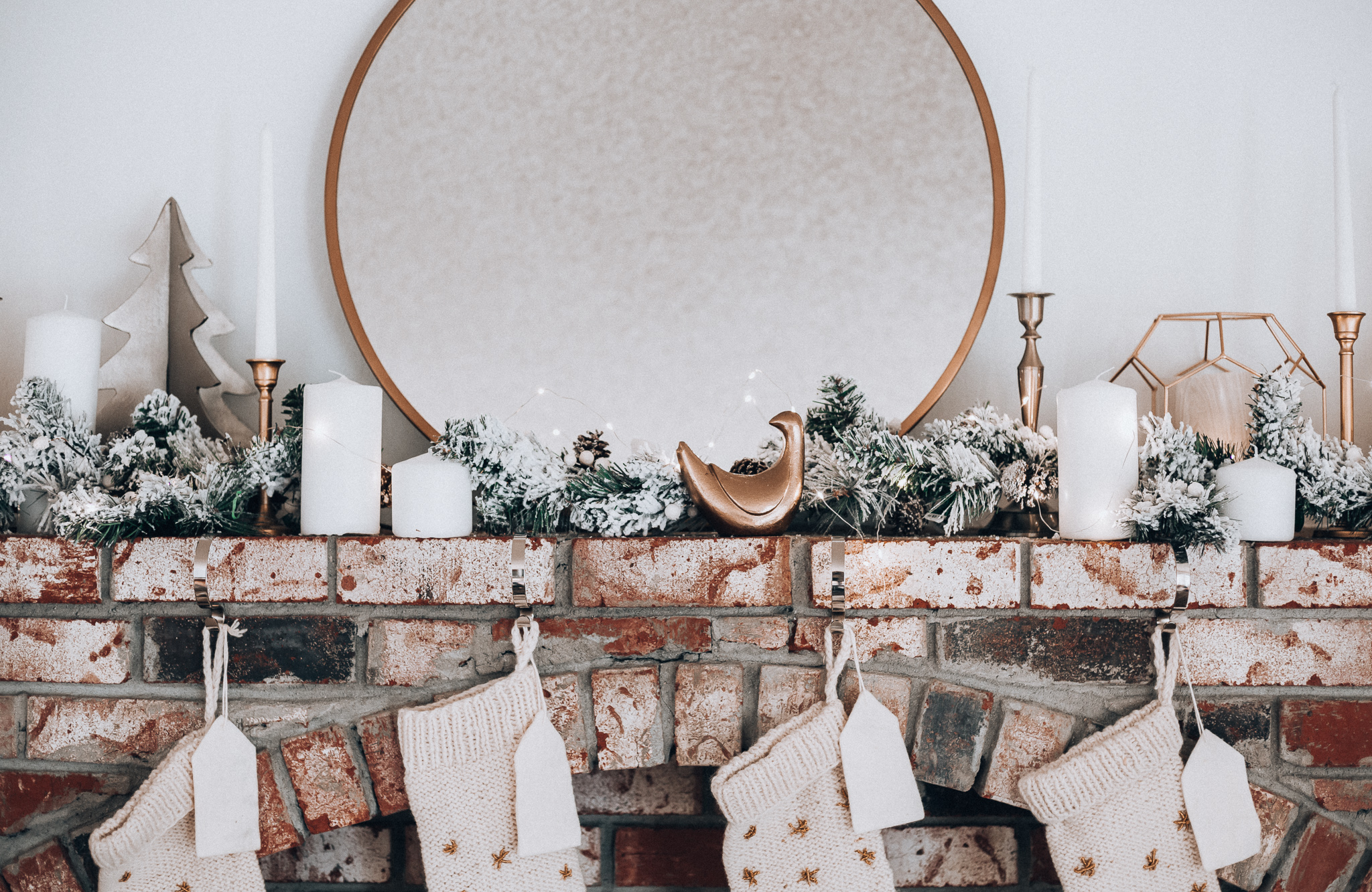 Magical White Christmas Decorations featured by top SAn Francisco lifestyle blog, The Girl in the Yellow Dress