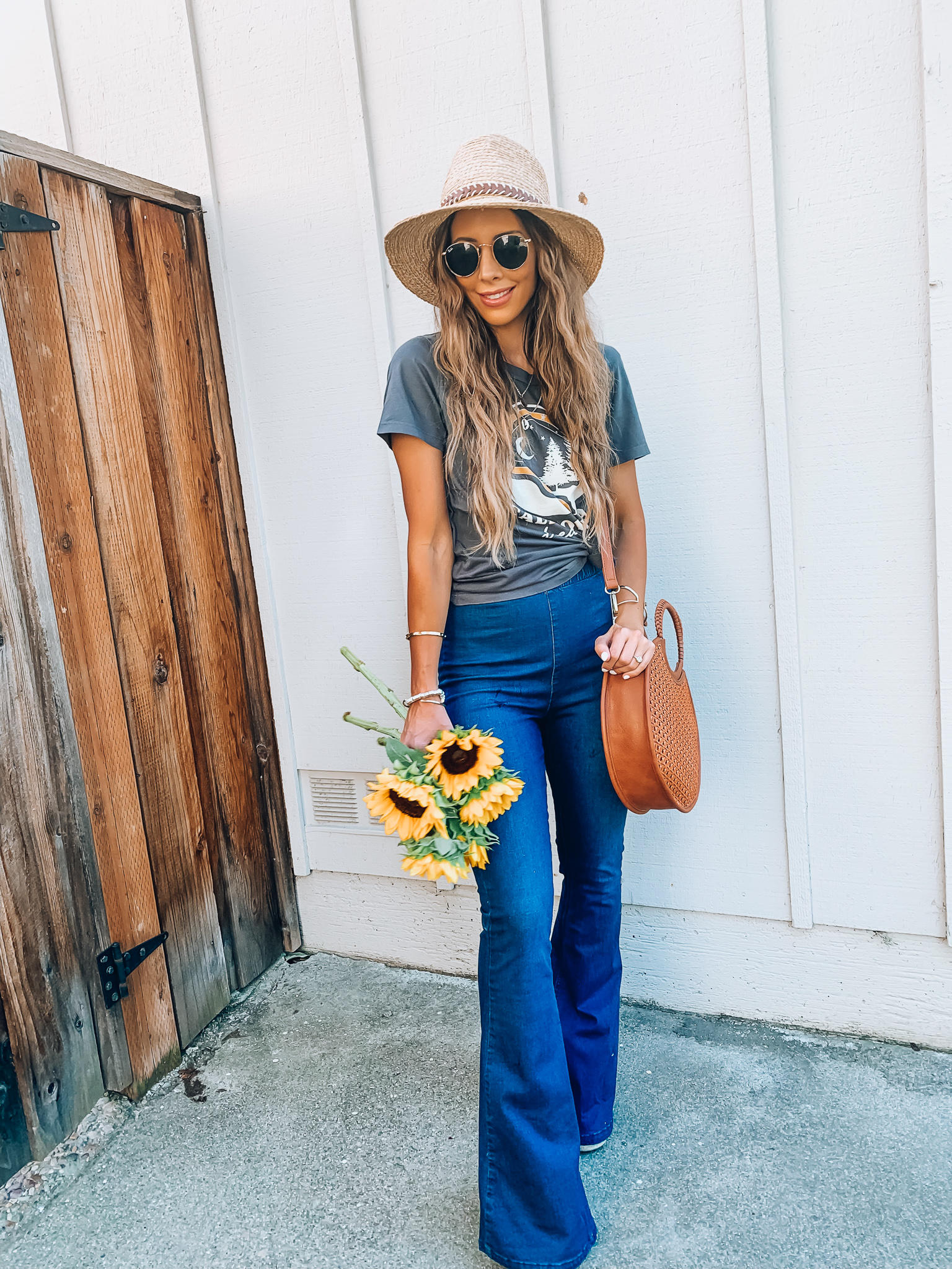 to Style Flare Jeans | fashion | The the Dress