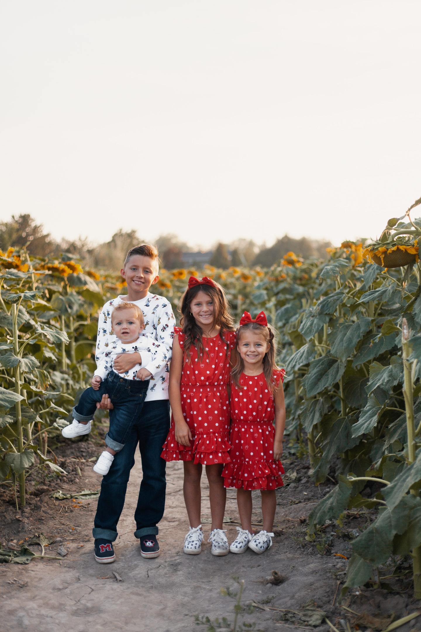 how to get your kids to match their outfits. www.thegirlintheyellowdress.com