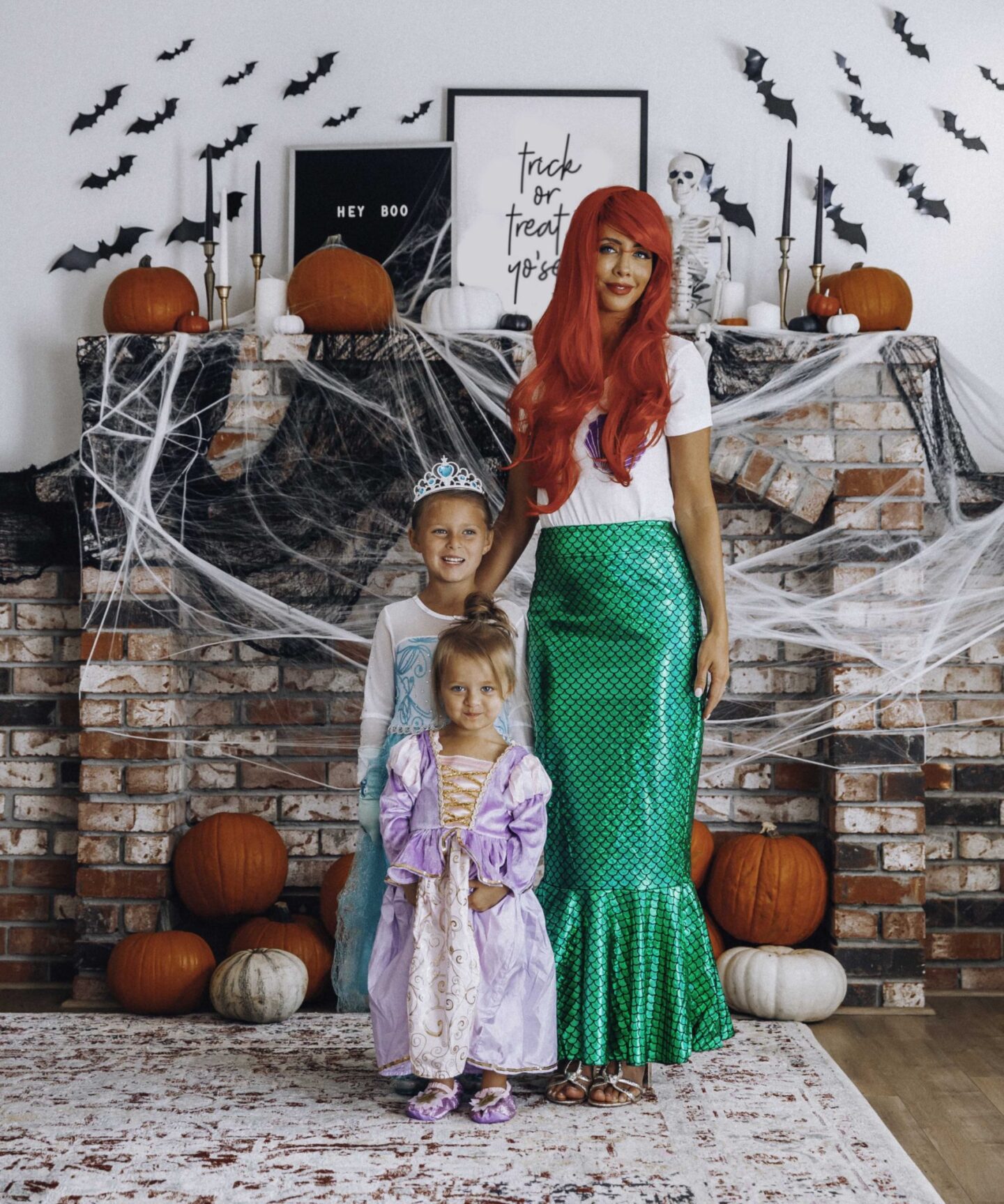 disney family halloween costumes. www.thegirlintheyellowdress.com